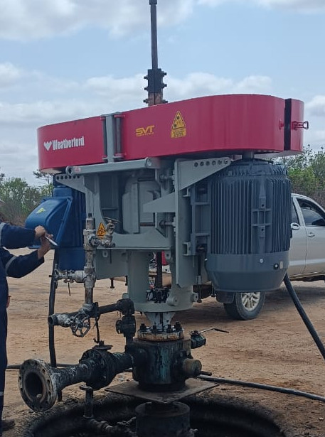 Sistema de cabezal de rotación para bombeo de cavidad progresiva (BCP) en pozo petrolero con variador de frecuencia TWERD